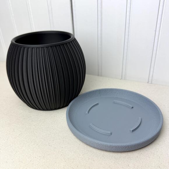 The Halo Planter, Indoor Flower Pot, Tabletop Planter, Ribbed Pattern - Picture 9 of 12